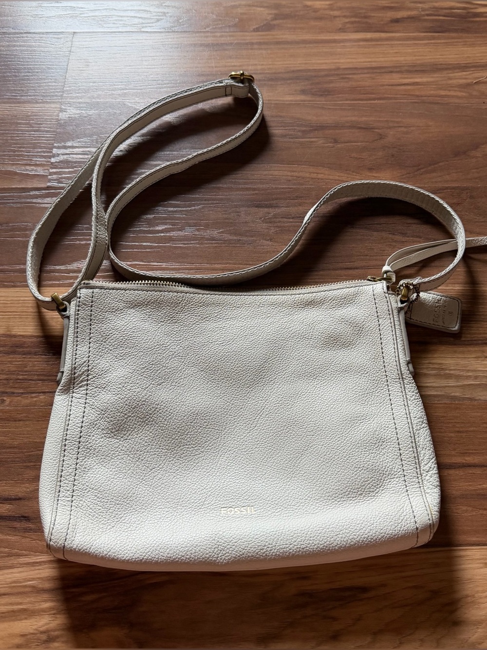 Fossil Emma White Pebbled Crossbody Purse